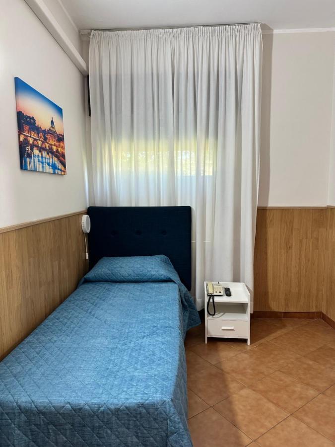 Hotel Oasi Santa Rosa à Rome Extérieur photo